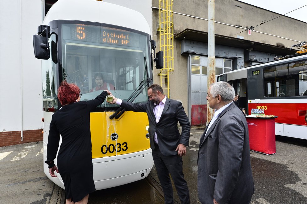 Křest nové pražské tramvaje EVO1