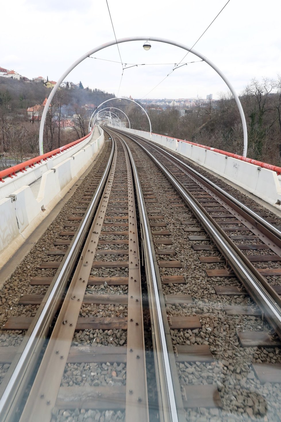 Trať na Barrandov navržená architektem Kotasem bude po rekonstrukci subtilnější