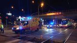Kolony na Plzeňské: U zastávky Motol srazila tramvaj ženu
