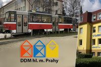 Ojetá tramvaj poslouží dětem: Před Stanicí techniků v Dejvicích v ní vznikne klubovna