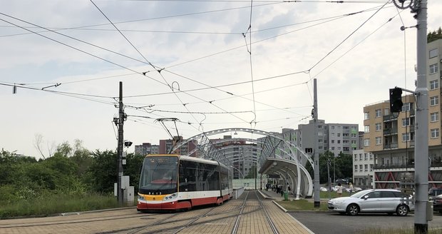 Dopravní podnik za účasti zástupců magistrátu i dotčených městských čtvrtí zahájili stavbu tramvajové trati z Barrandova do Slivence