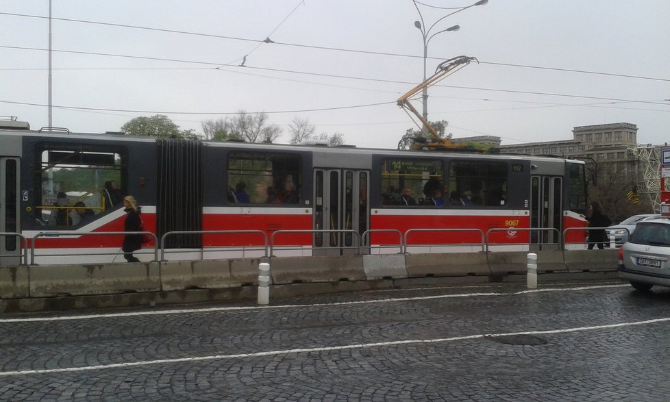 Staronovou zastávku Štvanice využily za hodinu v Praze jednotky cestujících.