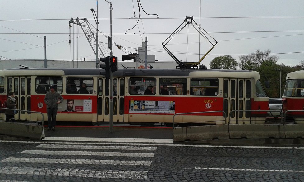 Staronovou zastávku Štvanice využily za hodinu v Praze jednotky cestujících.