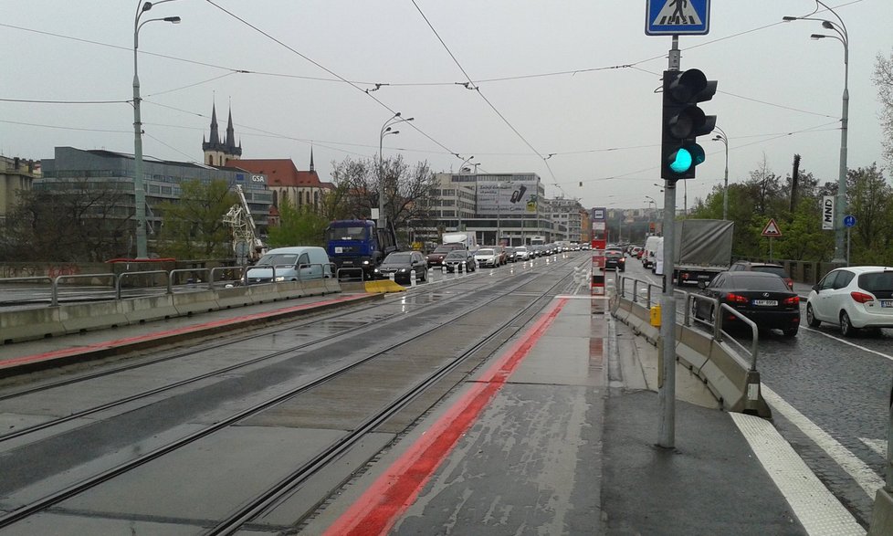 Staronovou zastávku Štvanice využily za hodinu v Praze jednotky cestujících.