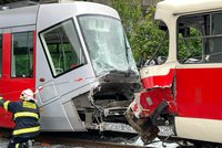 Záhadná nehoda tramvají v Praze: Řidička musela na WC, druhá tramvaj nedobrzdila!