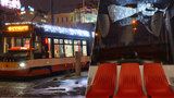 Vánoční tramvaj zdobí 9 tisíc světýlek: Cestující sveze na lince 9 a popřeje i klidné svátky