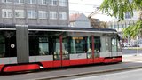 Chodkyni přejela na Bílé hoře tramvaj: Na místě zemřela 