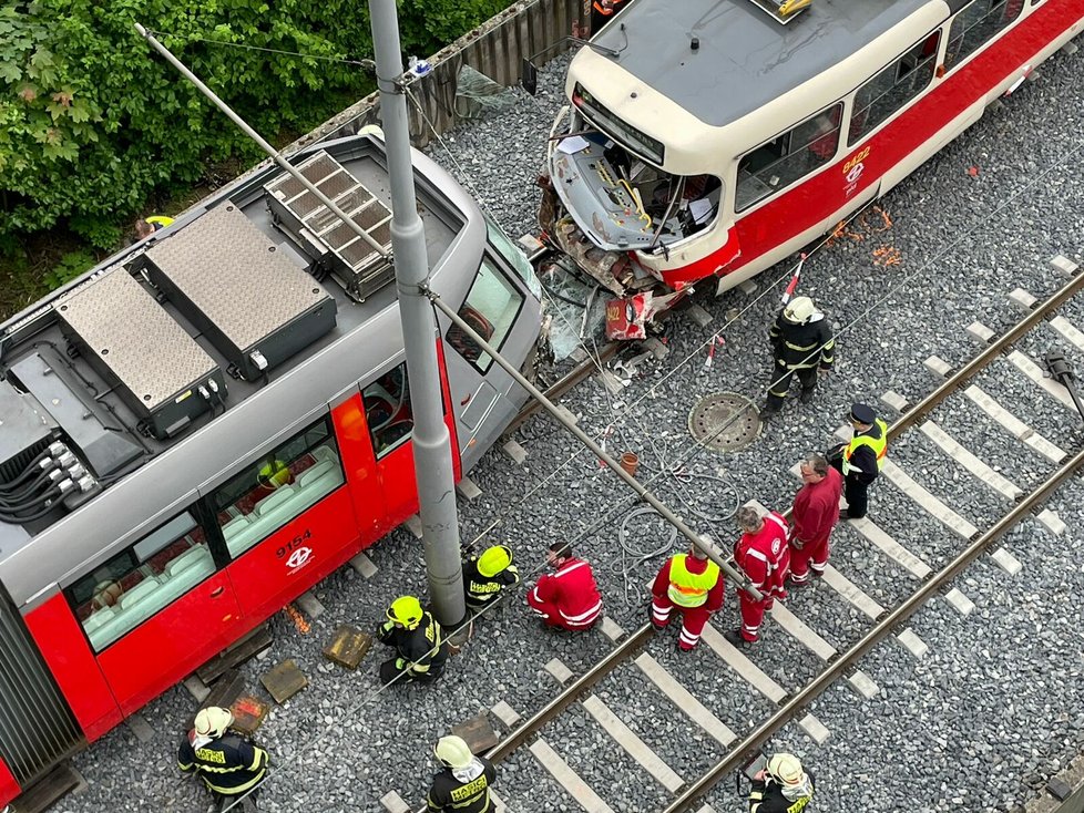 Nehoda tramvají mezi Braníkem a Modřany