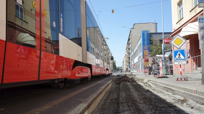 Rekonstrukce tramvajové zastávky Maniny potrvá do poloviny prosince.