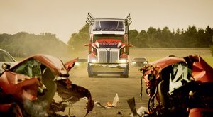 Nové obrázky z Transformers: Optimus Prime jede