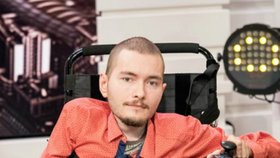 Valerij Spiridonov trpí spinální atrofií, nevyléčitelnou chorobou, která ho také upoutala na invalidní vozík.