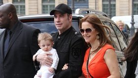 John Travolta je milujícím otcem, syna vzal na leteckou přehlídku