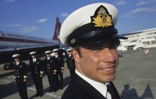Vítá vás kapitán John Travolta: Dostal licenci na 737!