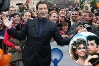 Elixír mládí? John Travolta vypadá ve Varech stejně jako před 35 lety v Pomádě