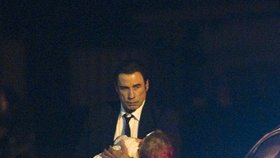 Travolta si z letadla nesl i svého syna Benjamina