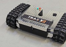 Pásovec Trax X2 utáhne až 5,5 tuny. Pomůže i těm, kteří neumějí couvat s karavanem