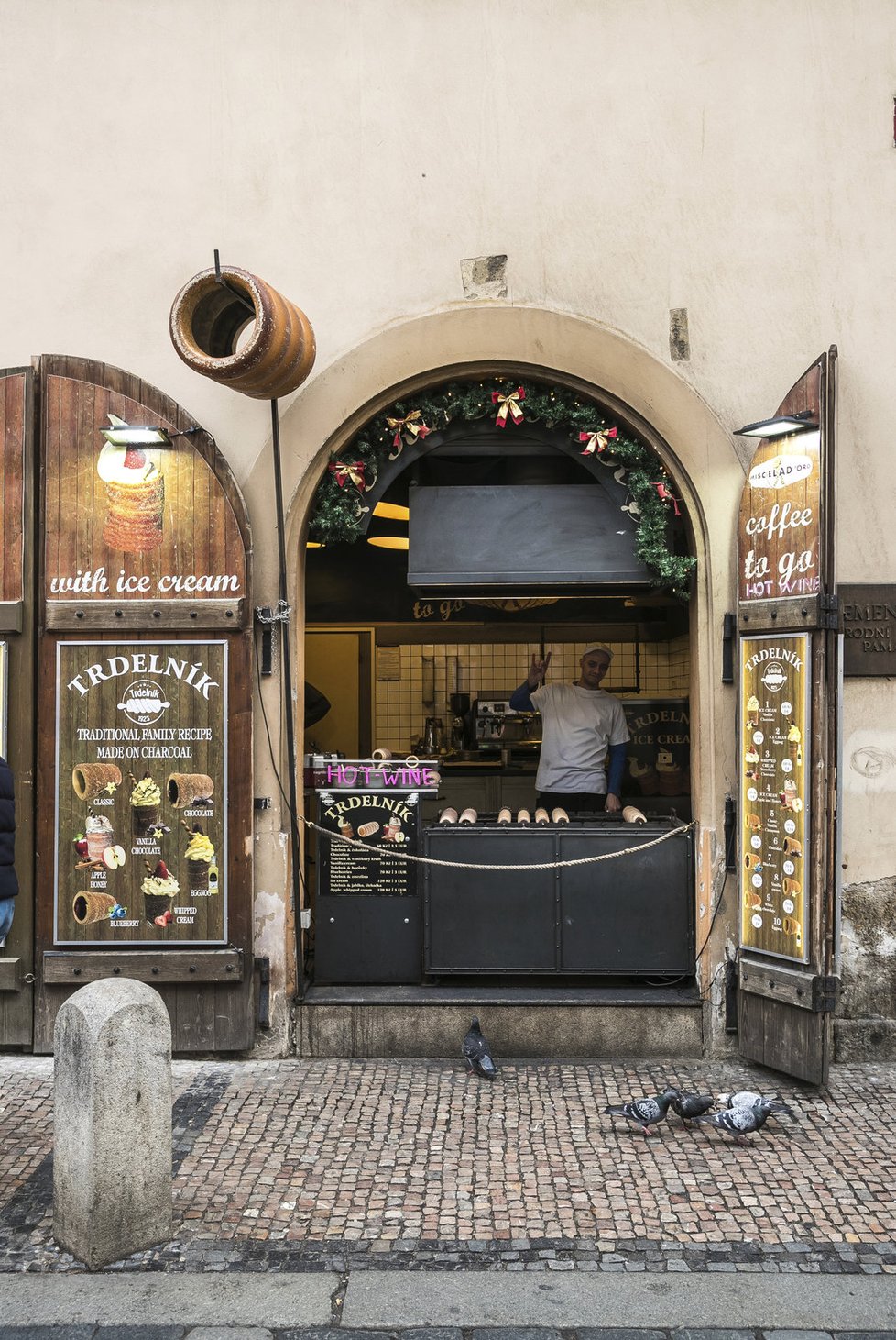 Trdelník je zlatý důl - suroviny na jeho výrobu stojí 6 korun, prodává se ale za 60.