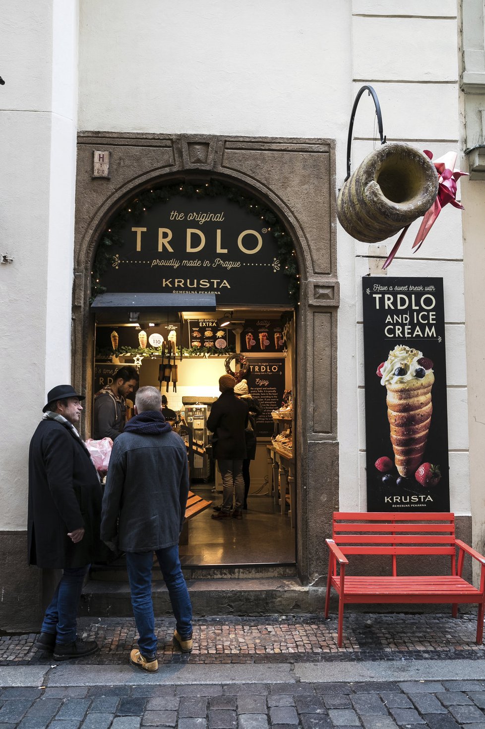 Trdelník je zlatý důl - suroviny na jeho výrobu stojí 6 korun, prodává se ale za 60.