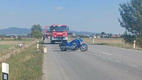 Při nehodě na Kutnohorsku zemřel motorkář: Záchranáři ho marně oživovali