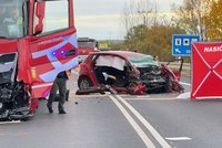Hrůza u Třebíze: Dva mrtví po střetu osobního auta s kamionem!