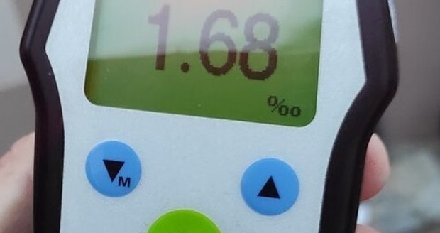 Opilá dívka (12) v Třeboni nadýchala 1,68 promile alkoholu.