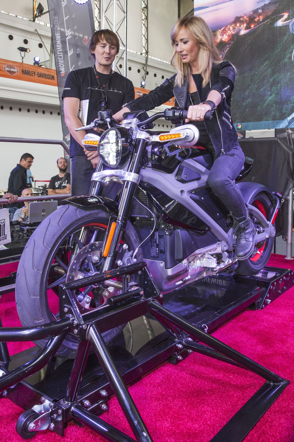 V roce 2015 byl v Praze představen „elektrický“ Harley na Jumpstart.