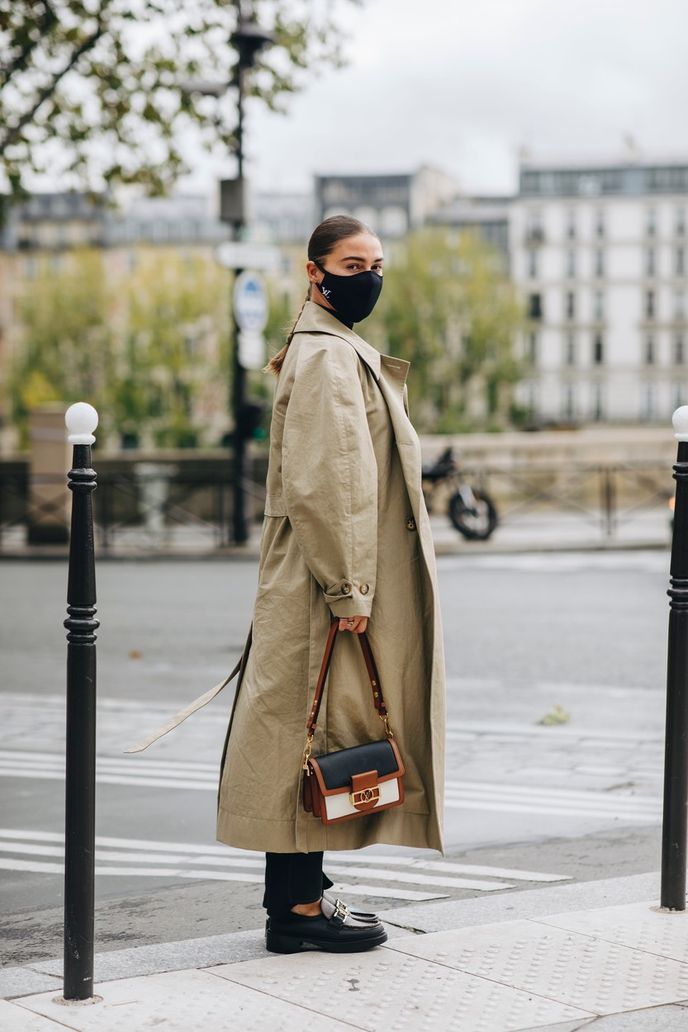 Módní influencerka Sophia Roe na fashion weeku v Paříži