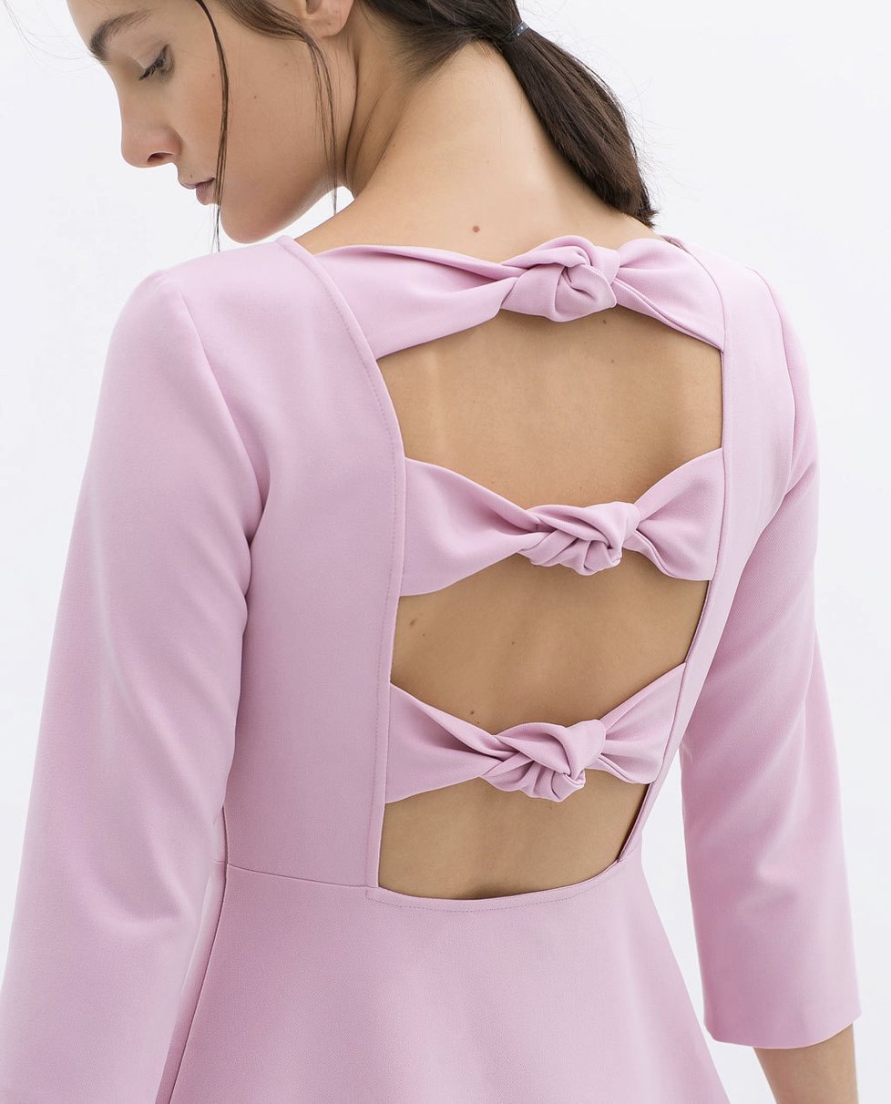Detail šatů Zara