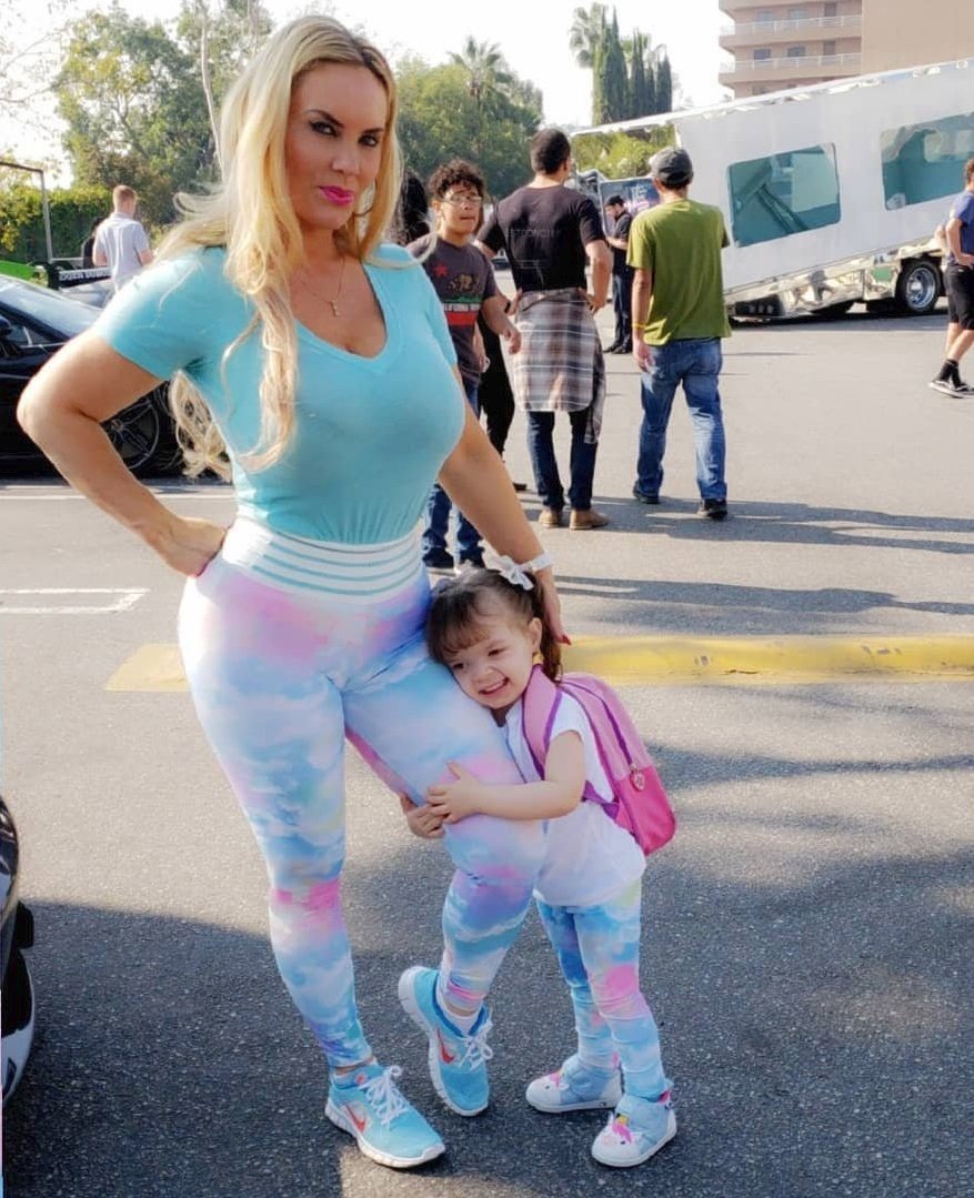 Nicole Austin si zakládá na dokonale ladících outfitech se svou dcerou.