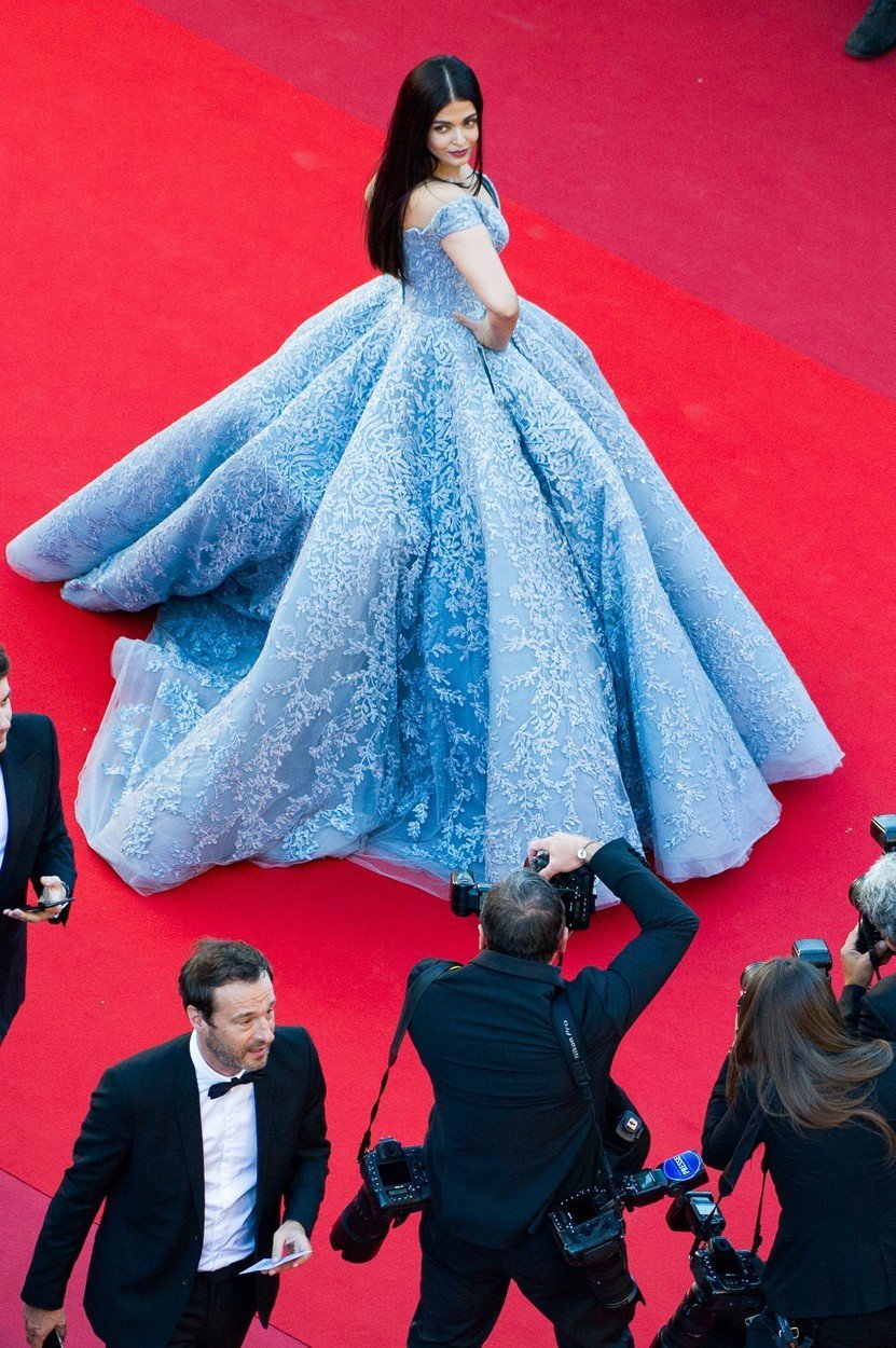 Aishwarya Rai oblékla šaty s ohromnou sukní od Michael Cinco.