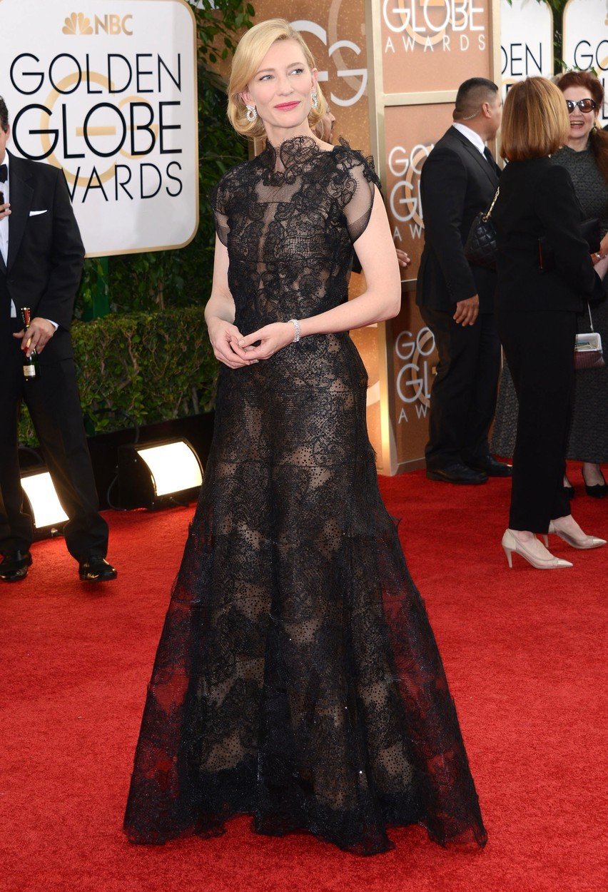 2014 - Cate Blanchett tyto šaty oblékla znovu v roce 2018 na filmový festival v Cannes