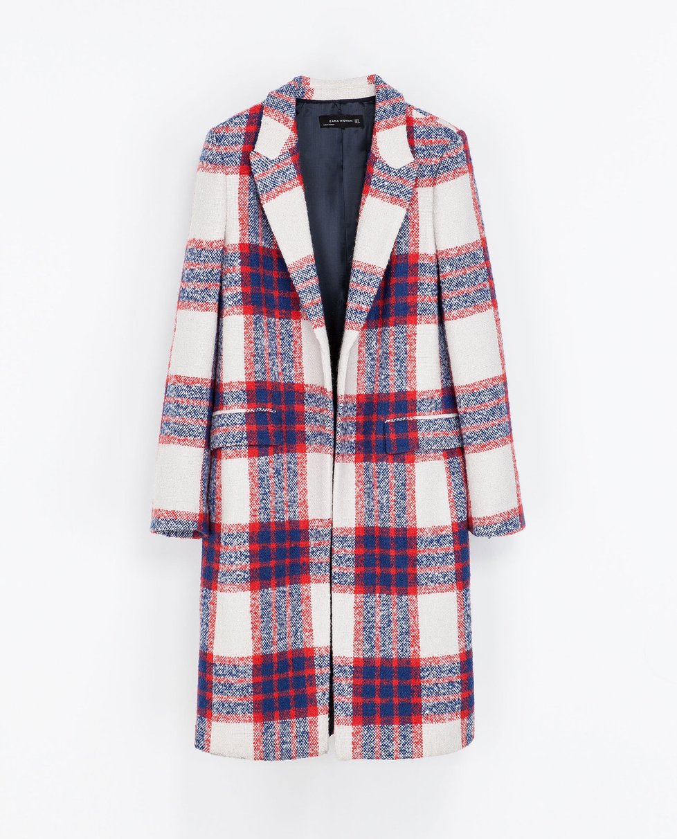 Kostkovaný kabát, Zara, 4999 Kč.