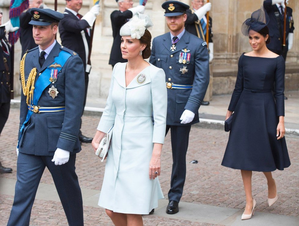 Vévodkyně Kate s Williamem a Meghan s Harrym.