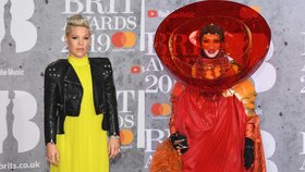 Brit Awards: Vysoké rozparky a módní halucinace! Kdo ukázal prádlo?