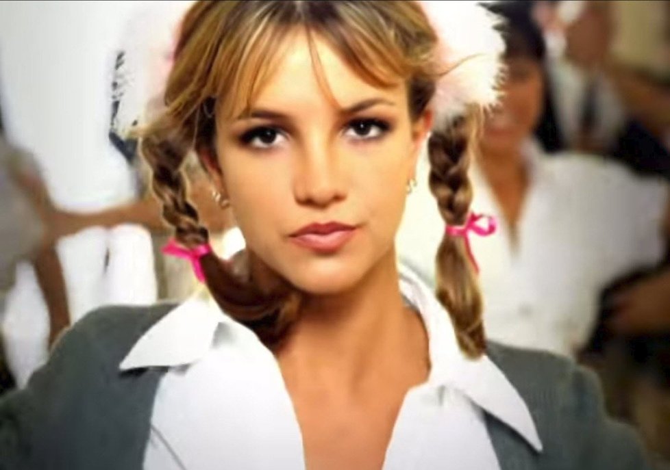 1998 - Spletené culíky podle Britney Spears