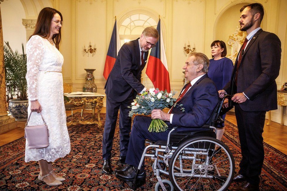 Poslední novoroční oběd Miloše Zemana s premiérem: Zeman přijal na zámku v Lánech Petra Fialu s manželkou Janou.
