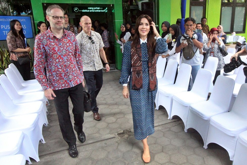 Značku Beulah neoblékly dámy poprvé a naposled. Košilové šaty s kontrastním bílým límečkem vynesla Kate v roce 2020. Mary o rok dříve a to při příležitosti návštěvy Indonésie.
