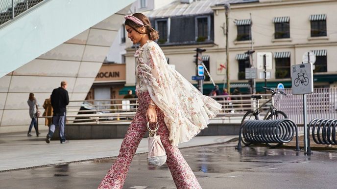 Módní influencerka Camila Coelho Módní influencerka Camila Coelho
