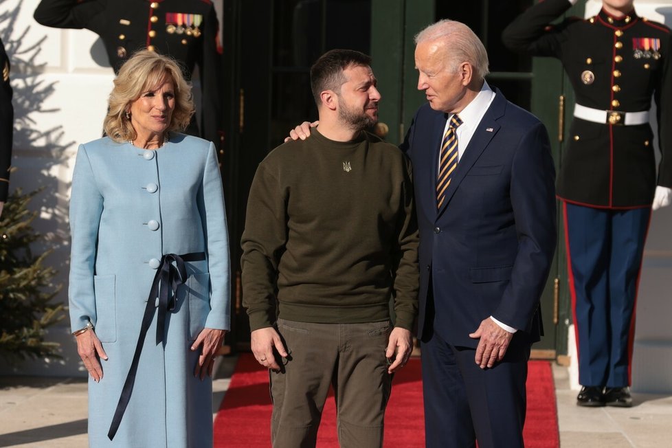 Joe a Jill Bidenovi a ukrajinský prezident Volodymyr Zelenskyj