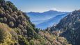 Pohled na barevné kopce Alto Garda-Valle di Ledro.