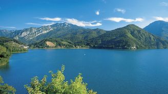 Jezera v italském regionu Trentino nabízí dokonalé vyžití všem milovníkům aktivní dovolené