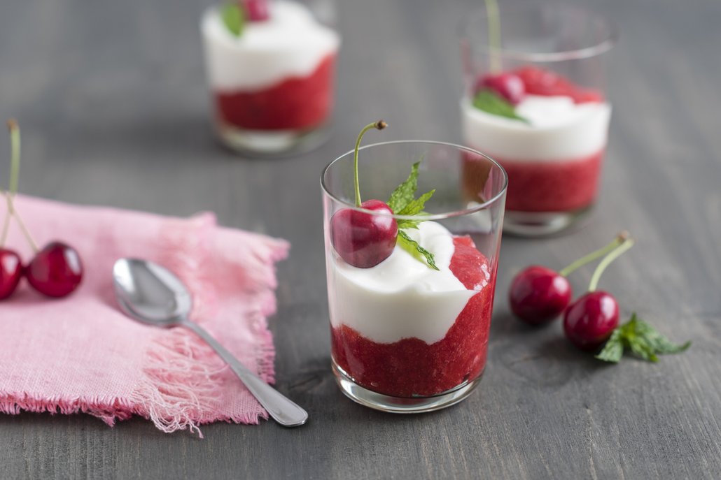 Třešňová panna cotta