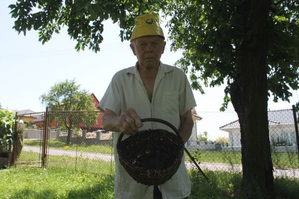 Bohumilovi Slovákovi zbyly jen oči pro pláč.