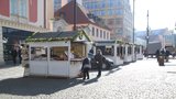 Jaro je tady! Na náměstí Republiky se otevřely trhy. Nabízí sladké, slané i dekorace