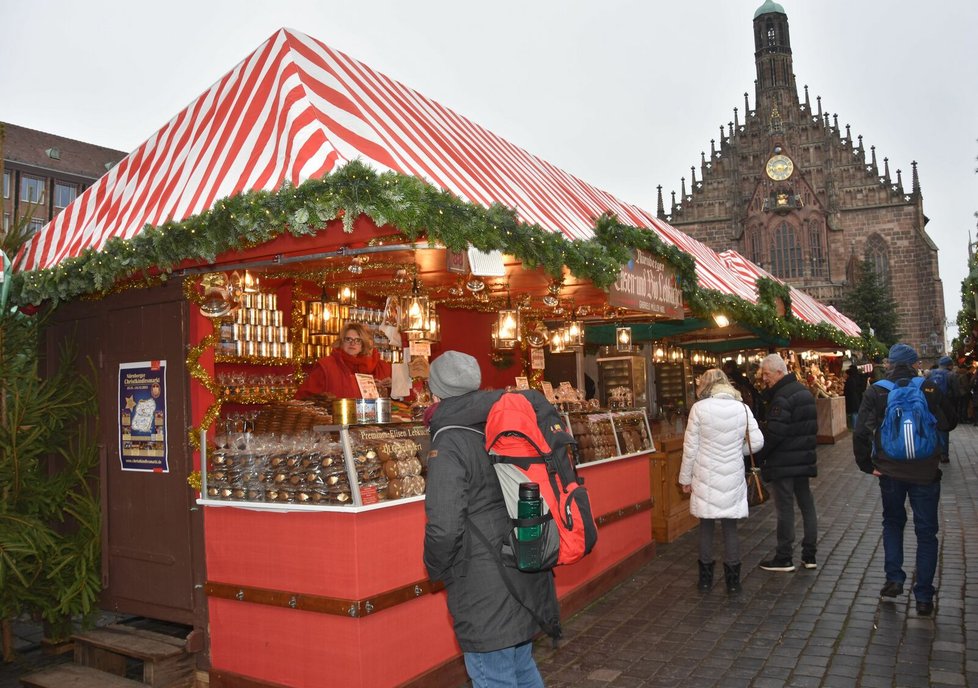 Norimberk: Tradiční stánky na norimberských trzích.