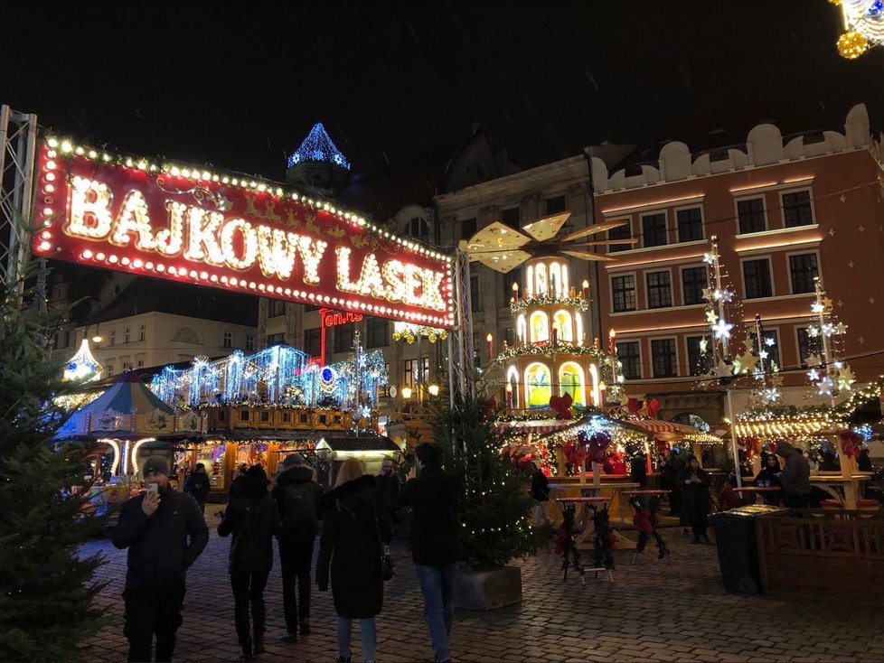 Vánoční trhy v polské Vratislavi v roce 2021.