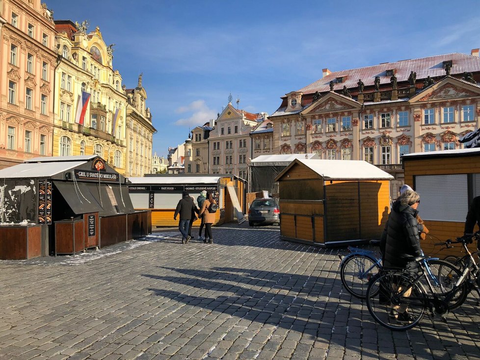 Trhy na Staroměstském náměstí už se staví (29. listopad 2023)