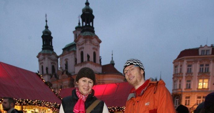 "Tohle je čas, ve kterém by se měli lidi mít rádi. To my ale pořád," řekli Blesku manželé Ivana a Tomáš Janečkovi se synkem Maxem.