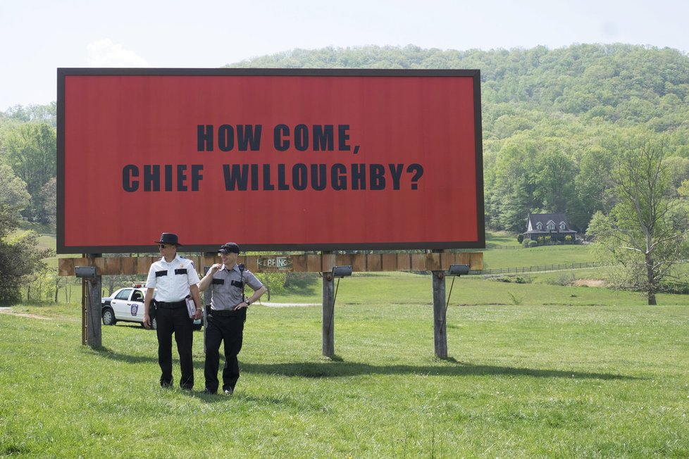 Tři billboardy kousek za Ebbingem mají pomoci s hledáním vraha, odhalují však mnohem víc... Od 18. 1. 2018 i v českých kinech.