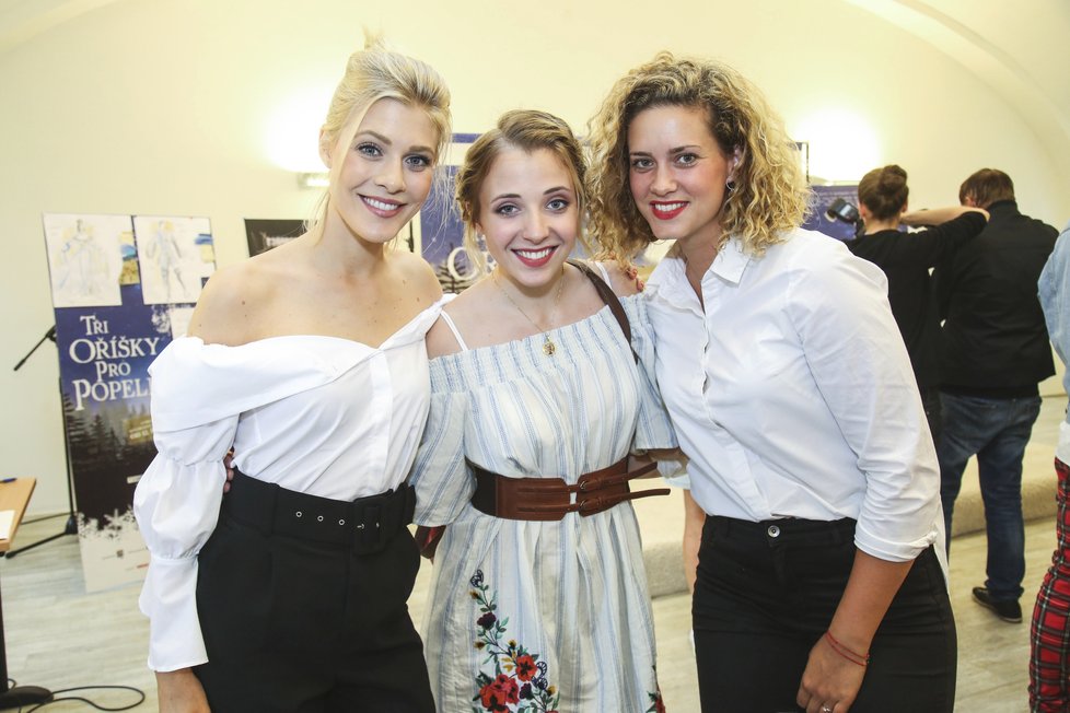 Show Tři oříšky pro Popelku: Kateřina Klausová, Anna Slováčková, Kateřina Sedláková